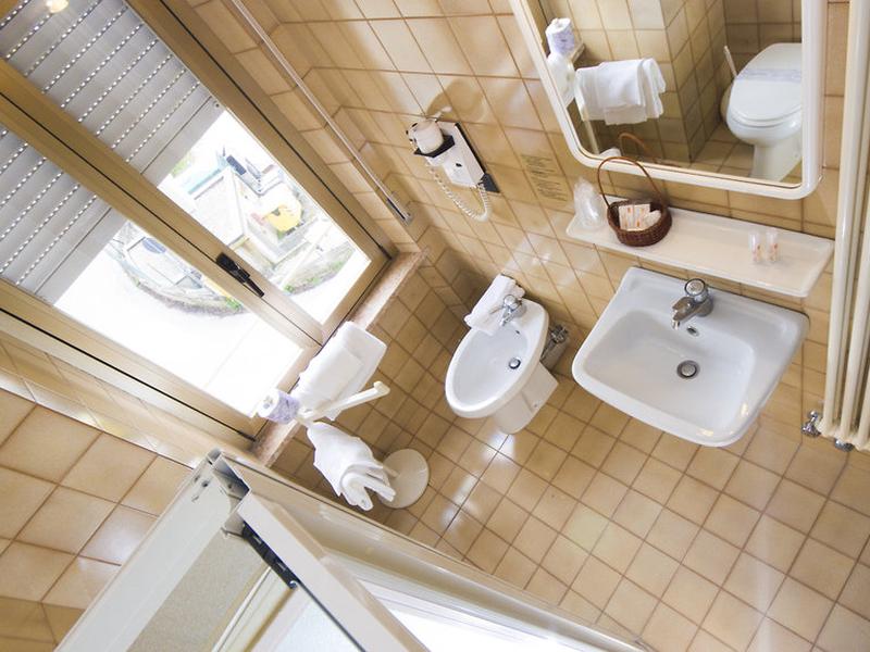 29D8168099F51220A890CAB7072D3432