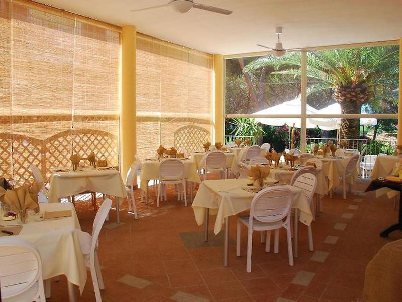 21F07984E5702B9E6CFBC567C1BFD29D