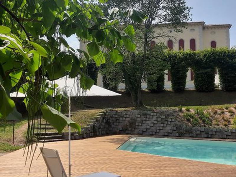 B99BD9C7825CA1D22652259E66FC151C