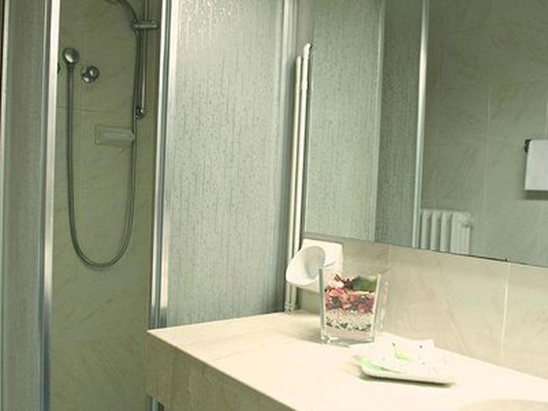 95F3EEFED9D261B1C62C34F4BFC392A5