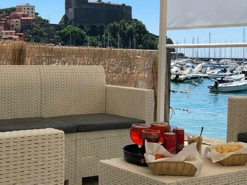 5DF89F0B0A032C43C5F9125399DBE7F1