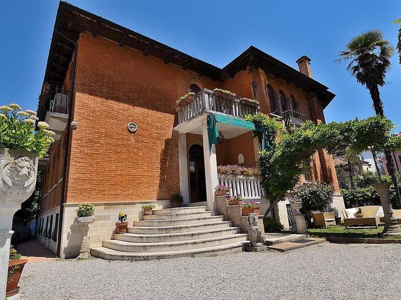 22DAB4C44D1679A9AC33BB00BA2A0FA1