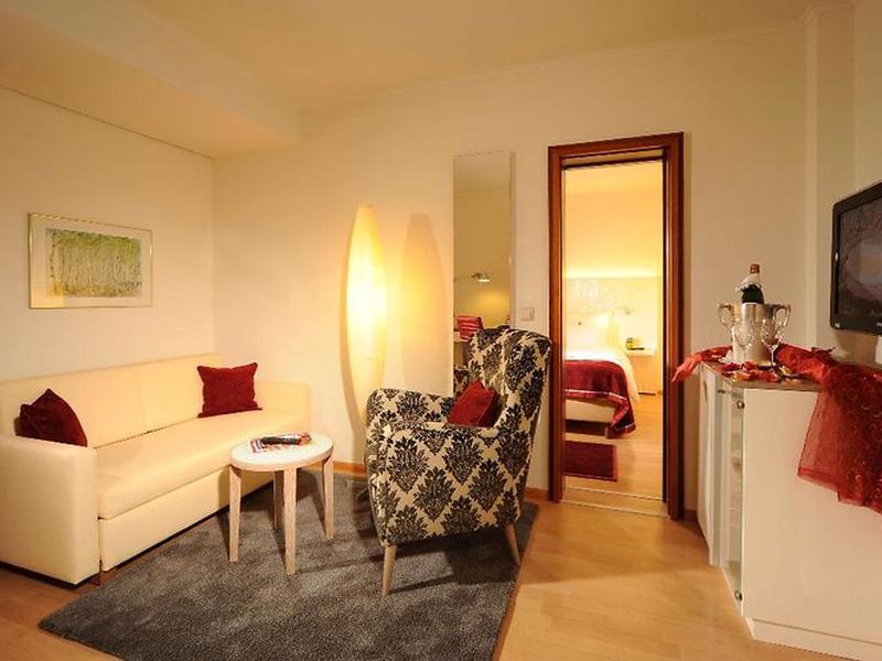 017C6656862BE6559A03AB8D49021162