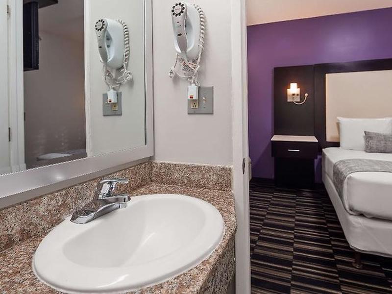 1C86B8C3482F1859E3994E88448A7038