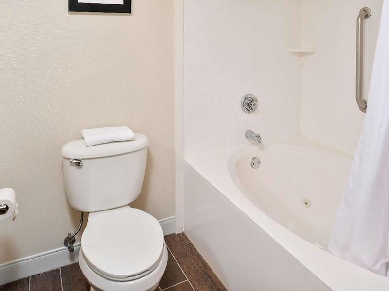 B9EA7D9274799F294D2B821F64AE0EEB