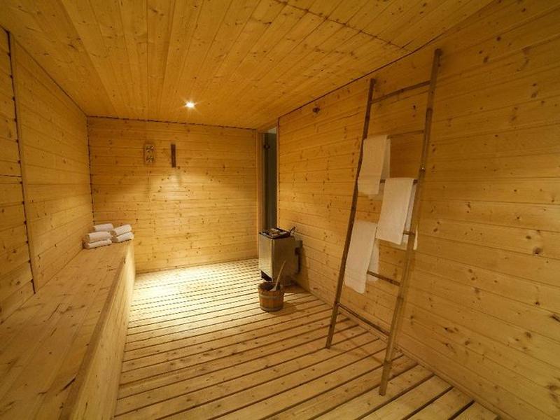 EC232135D9745B55BFAF669E3897E437