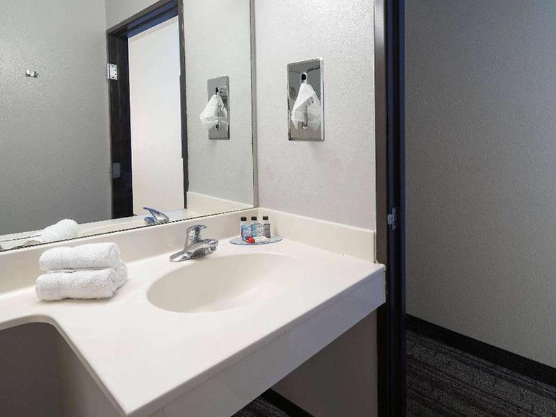 79B2B829451AD7FD5B6C1463FA6CA5B2