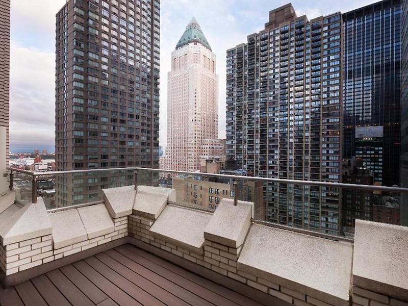 3021E5FD33B22096AF8FE0D95EE3D303