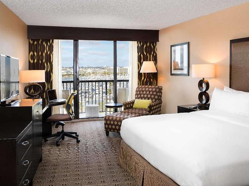 27A67C556F572E9338BA811FE46F38DE