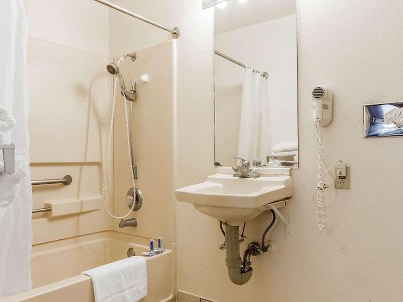 168D4C905D9ABF8BC8DDC39A9B5A83BD