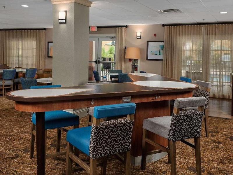 01FBB0BFFC81120EE4083C3C40197944