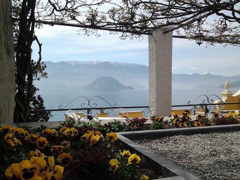 3BE32C8B7D517AA66086A48FBD971C24