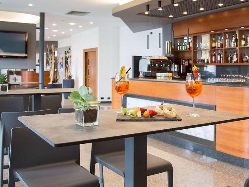 AB9384983135898ED24B93F21F3DBAAC