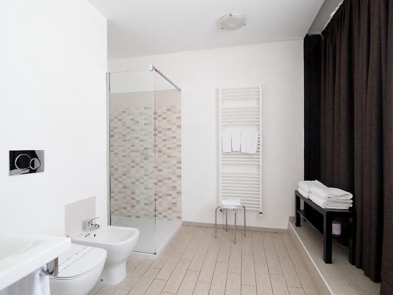 3B9BF8CBA2655F50BE93F0D6843408AA