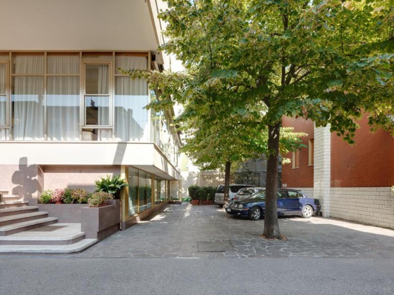 49E30ADAB855D9F436148542D3C916F3