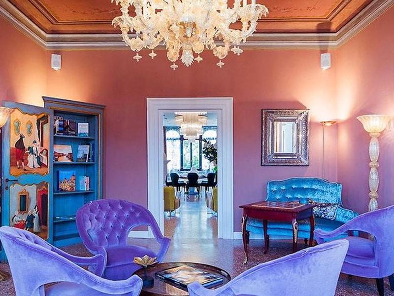 211AEF365F2E2F09C5055808C9978678