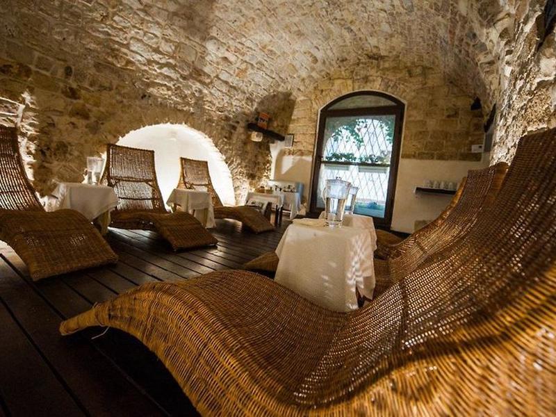 61C9222FB2804E635795A51709311ED9