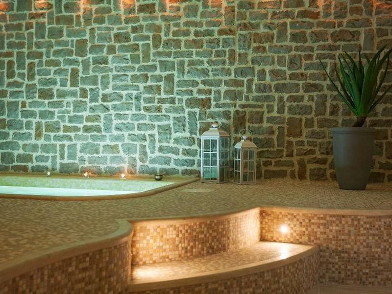 8A95A52A1755E435F33C491F1F825030