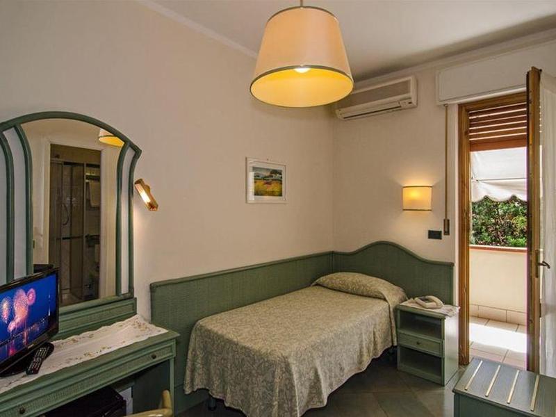 13E0870DCEE08967FB28C9A02BE07D8B