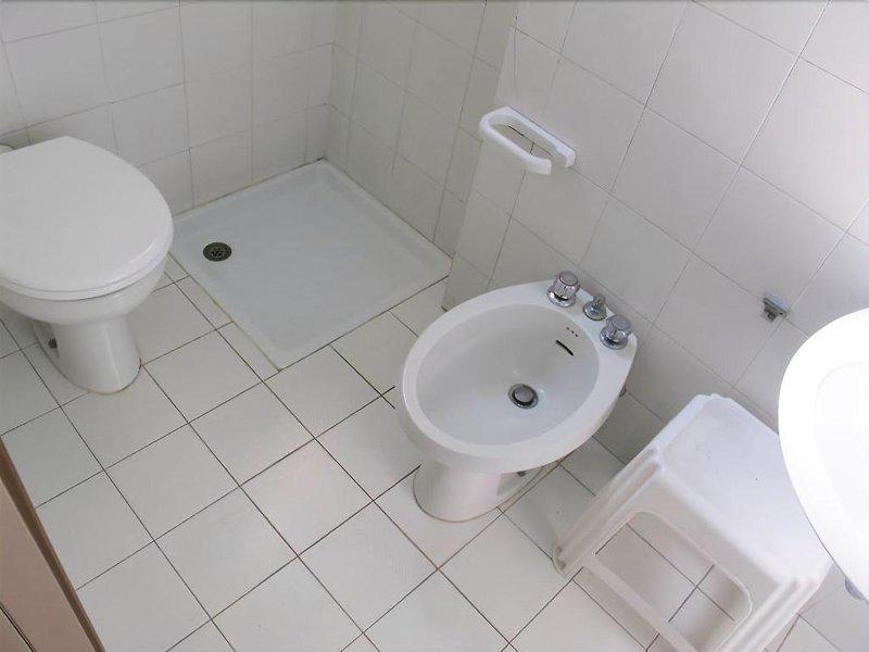 34C410C9878AD4349325BAD8BCEF4647