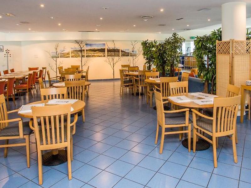 9C09B35F5F8981941CCF9E20F4F53B23