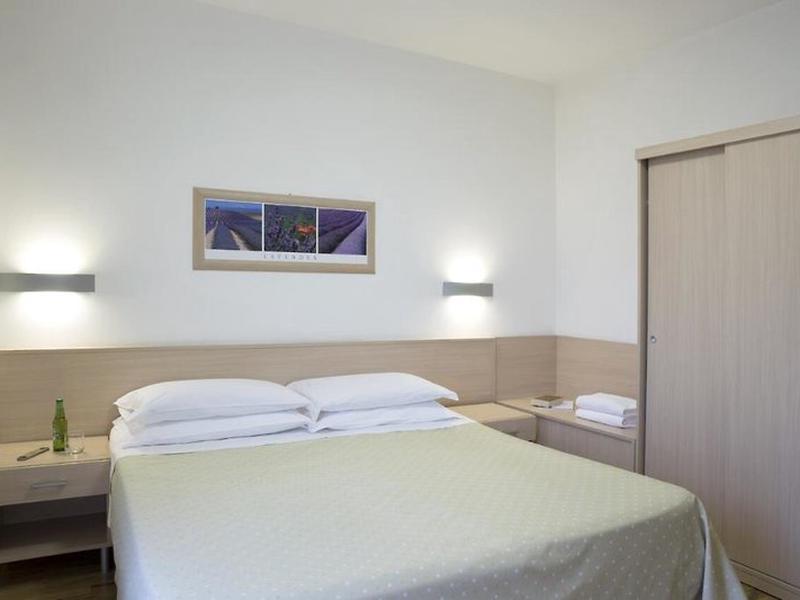 928B9E98331651BCED66420805EAEDFE