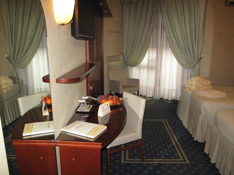 934F1524CAA98DA3A8B0BE6AF593E0AC