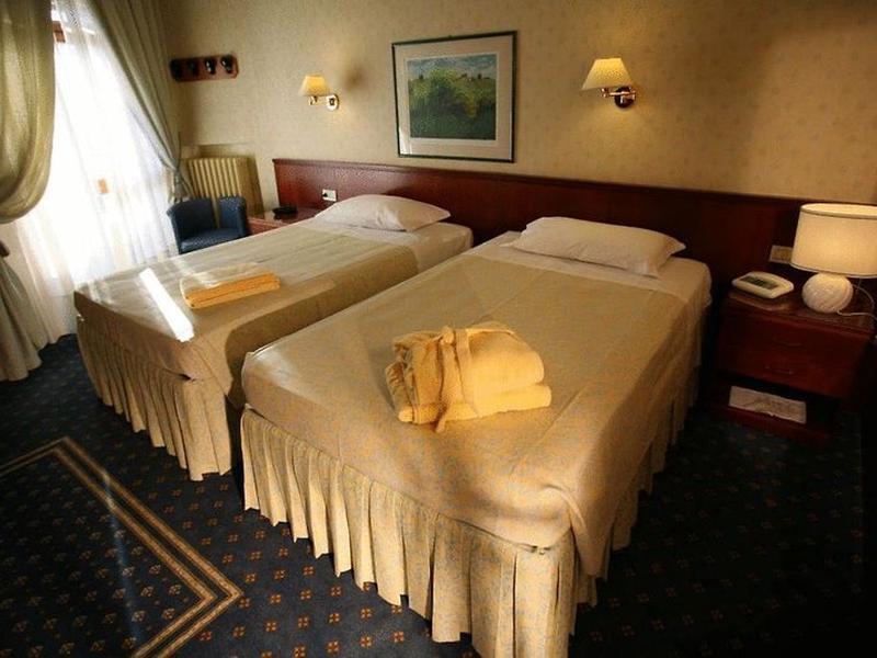 4E5ABA305A0B8F609289F189B55C1A99