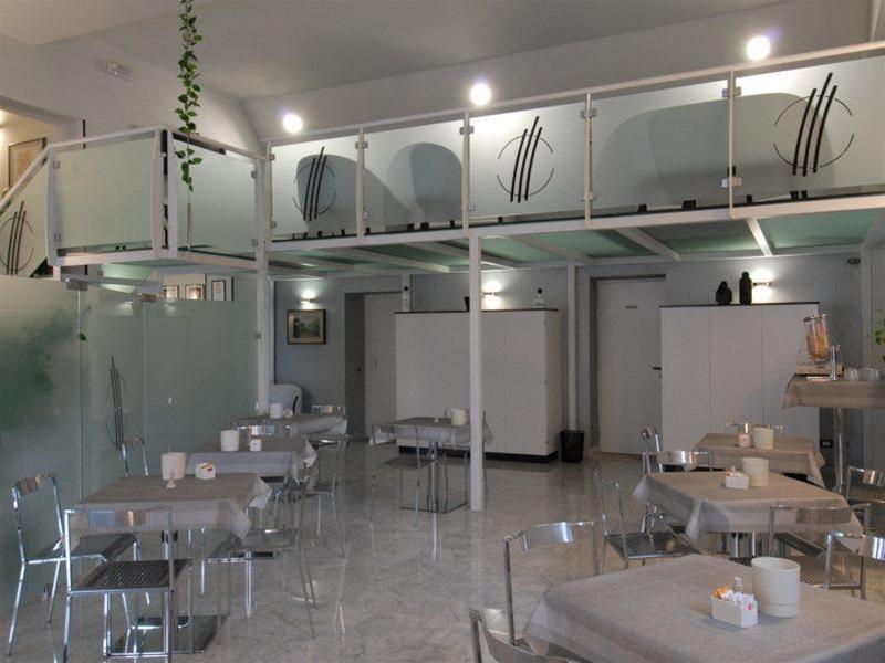 03A0EFD4724D4301D899BA07303F8566