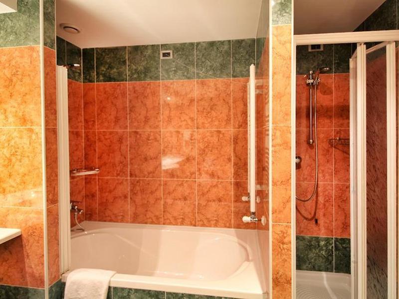 BA8B38E41B11F95B530069EF1C79775B