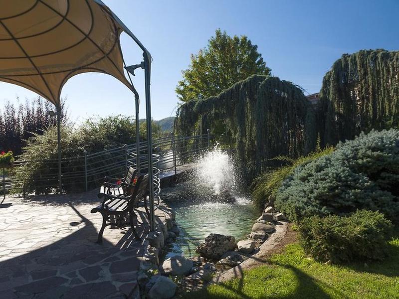 28AFD314383393CF3E2E5AD1C6AAA19B