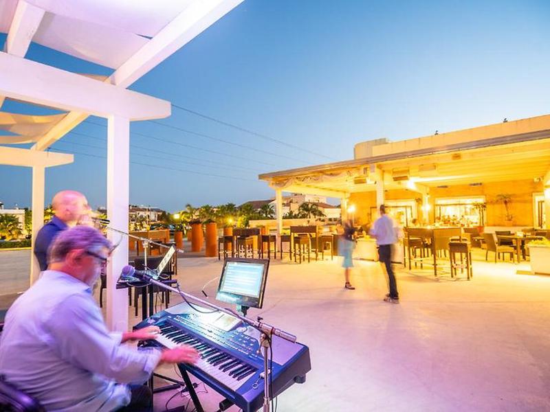 99CE39A627EB47606691A46D542017AA