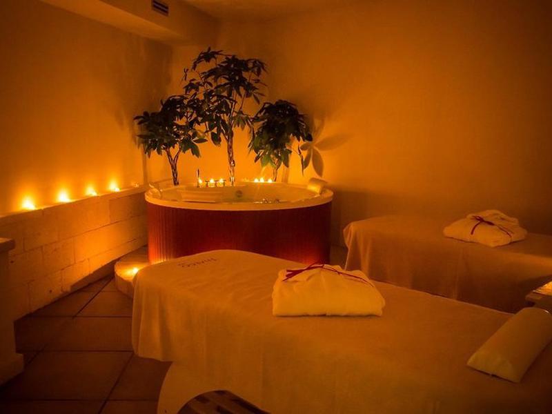 29F9ED2DA3254F7E6E2A0DAFC9BAB935