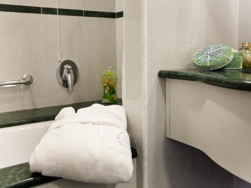 6BB54E31FF74932507A58597AA41E681