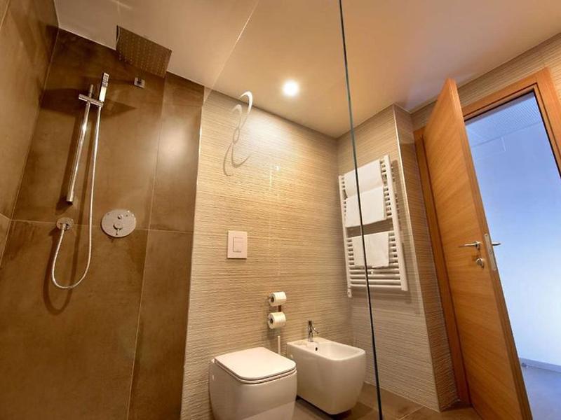 DF541CC0E1018D60E42DF79C3E359504