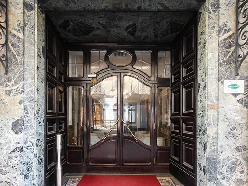 2F9D49400ACCFEB20C4708857F55BA4E