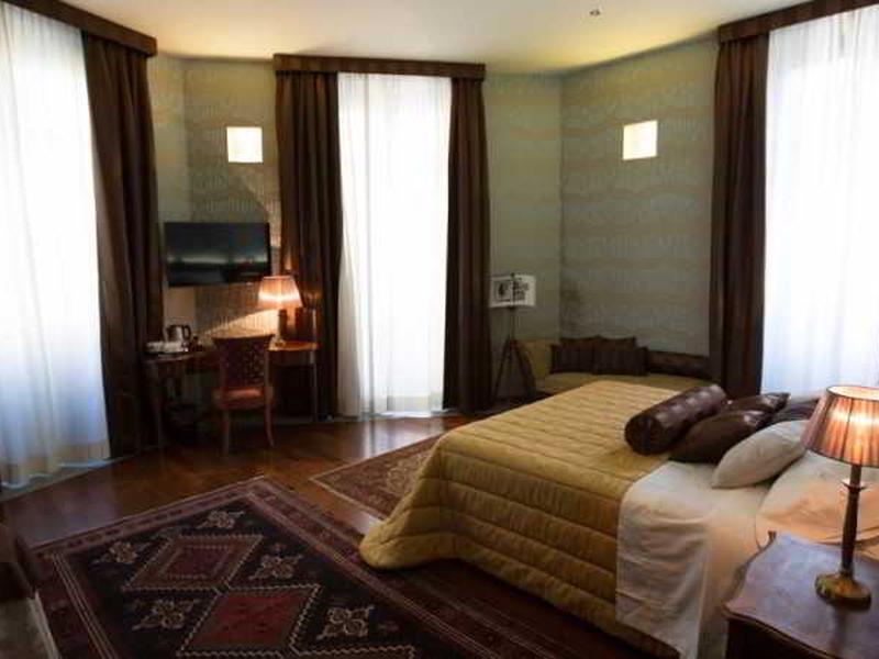 2F83DA4A077AB5CA4F9C7A5EDDC36460