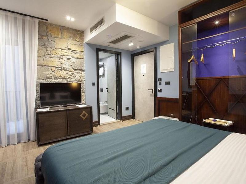 EC425CC1B1D77EDB56891E930EDFFB77