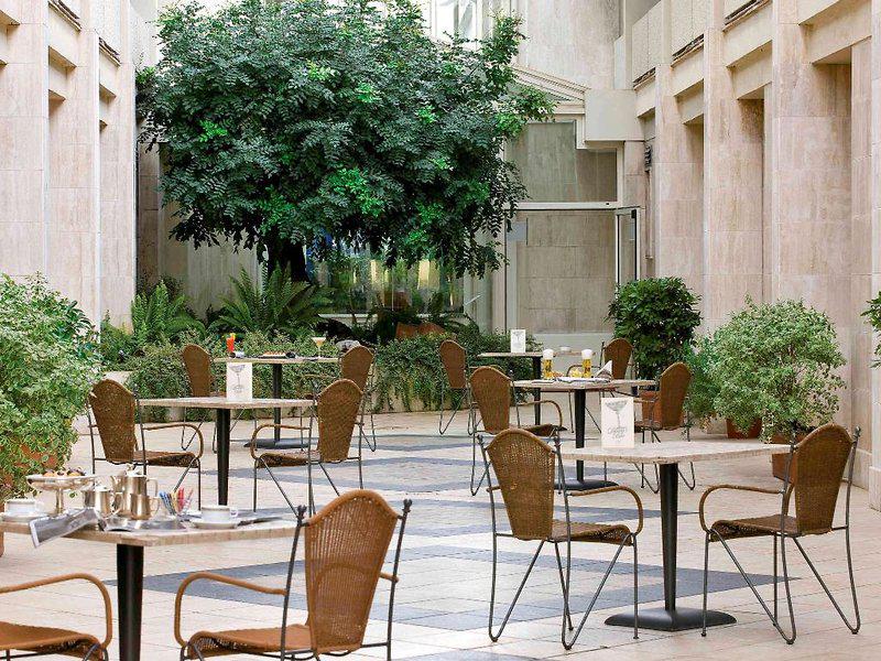 539E01F2DD2D64C14AD954E03358F385