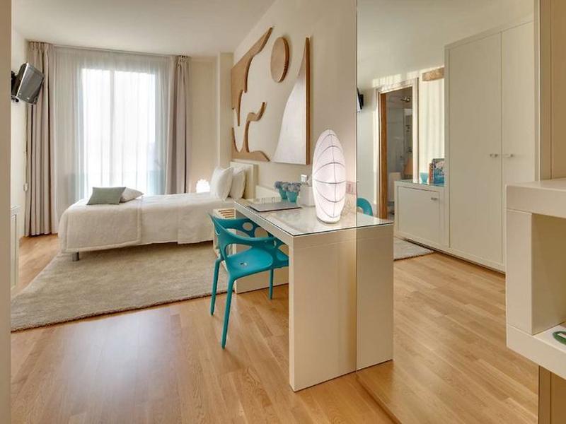 15EE23F4BEA9CE3DFCDF030BA3996608