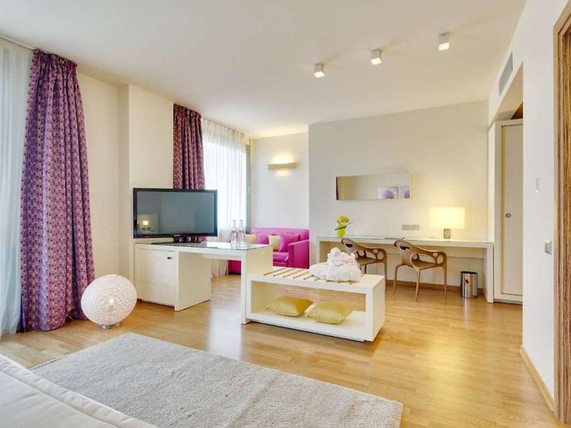 79486549220DBC4890F55F202802F43D