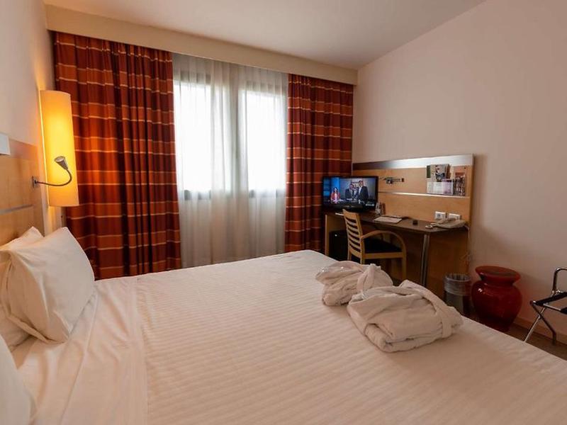 7909CB4BB1B9EADCA9DE7A1C37066370