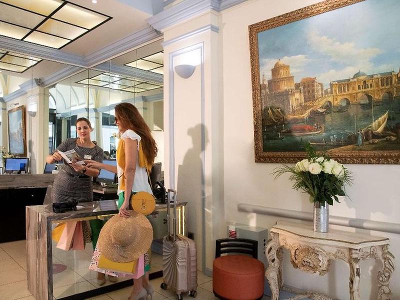 AD44F9C22DBA116DA55DDE9CCF87F83E