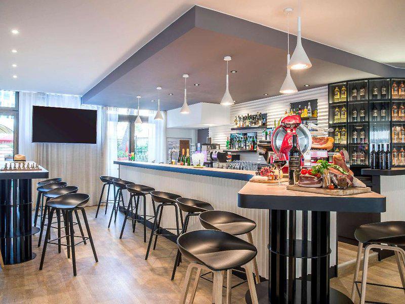 DA00FE3759A817F96D280F256FC48593