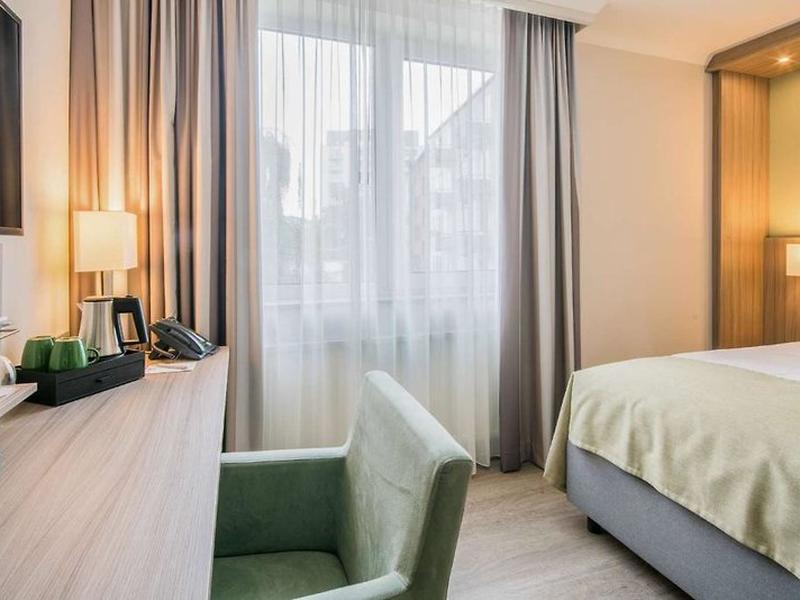 4CA1747415E3283A5EEB83D09A3D3B13