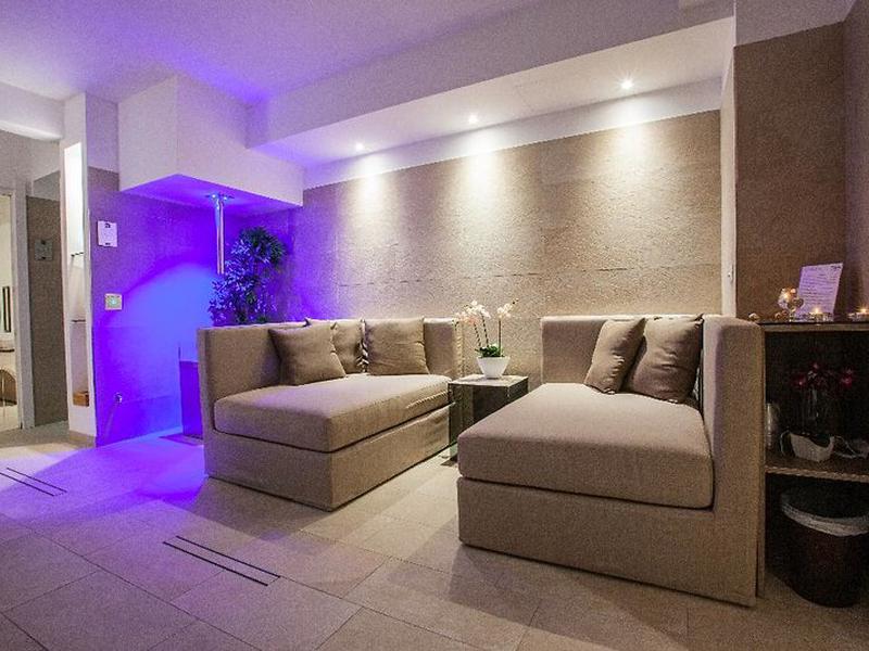 45DB0CB132FB21303F286422EC6609A1