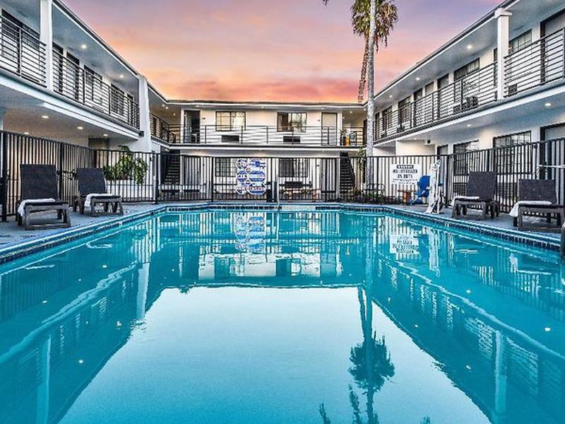 B817E9ECAD8354828CAEF3EA2996847E