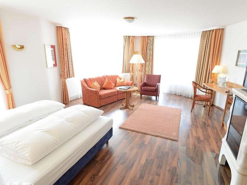 DEC09814CD185DF88F8D47D72D52557D