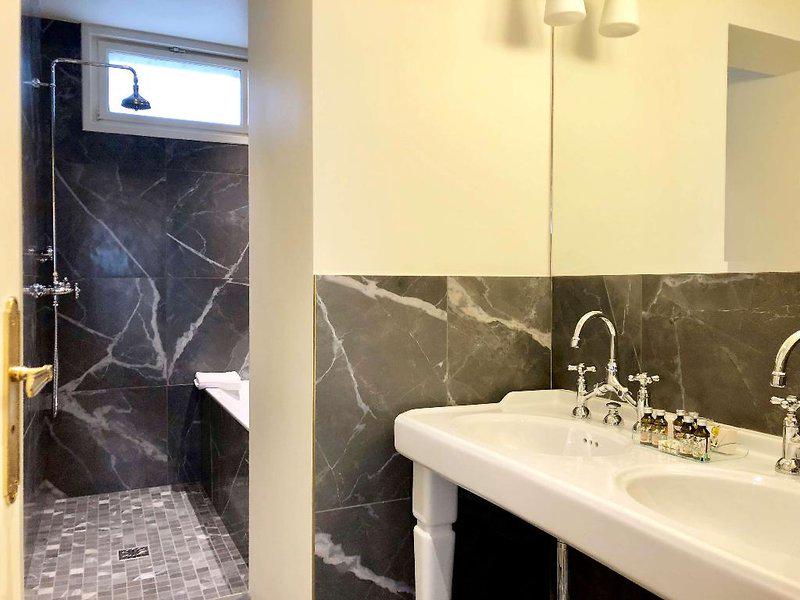 6B496507F6613035EC5D290DB66B2CE7