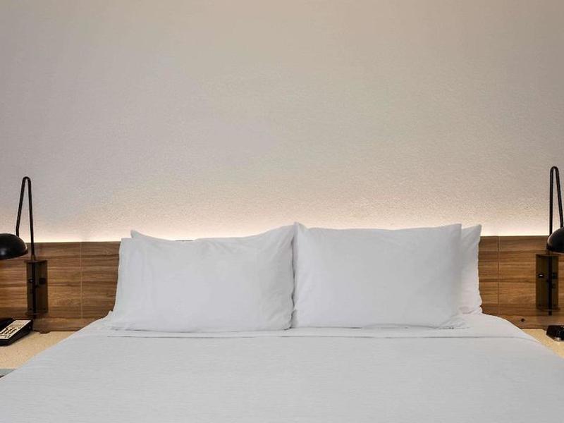 65B0547E3346BED7F3A9F34C8C33A664